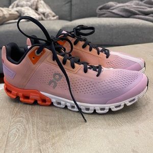 On Cloud Cloudflow Running Shoes - Women’s Size 8
